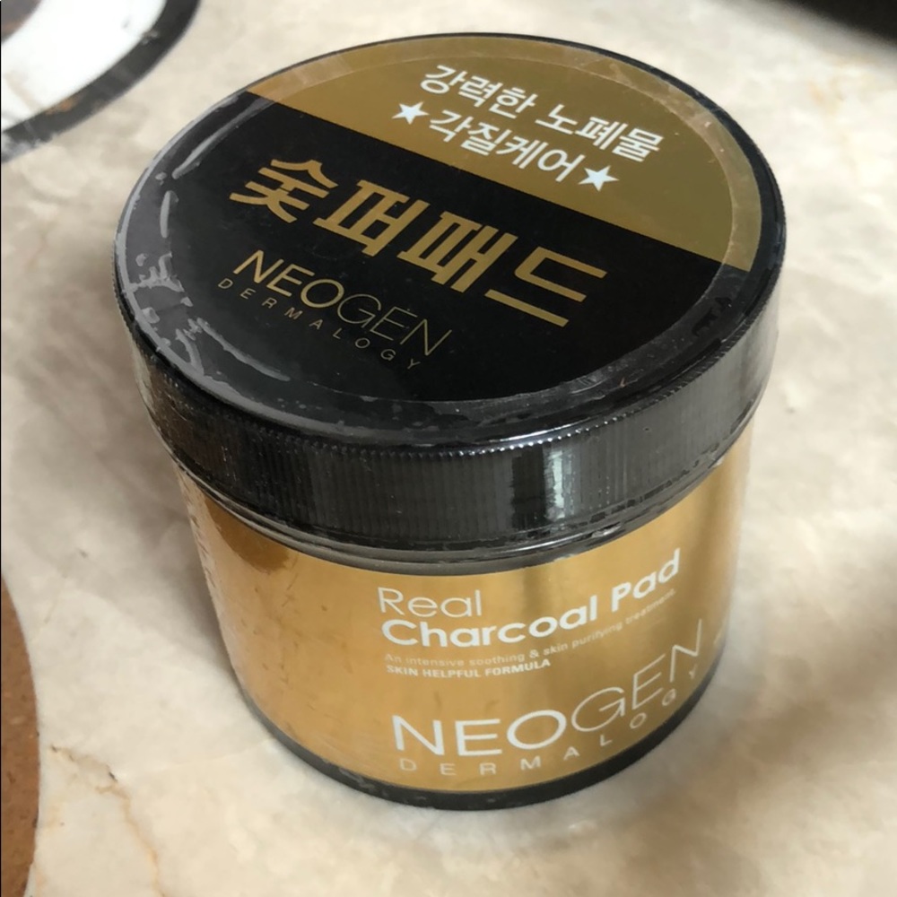 NEOGEN dermatology charcoal pads